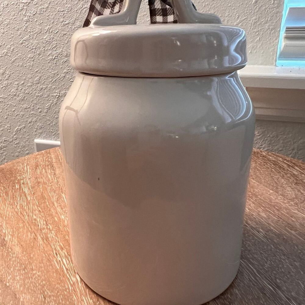 Rae Dunn XOXO Small Canister - Picture 3 of 5